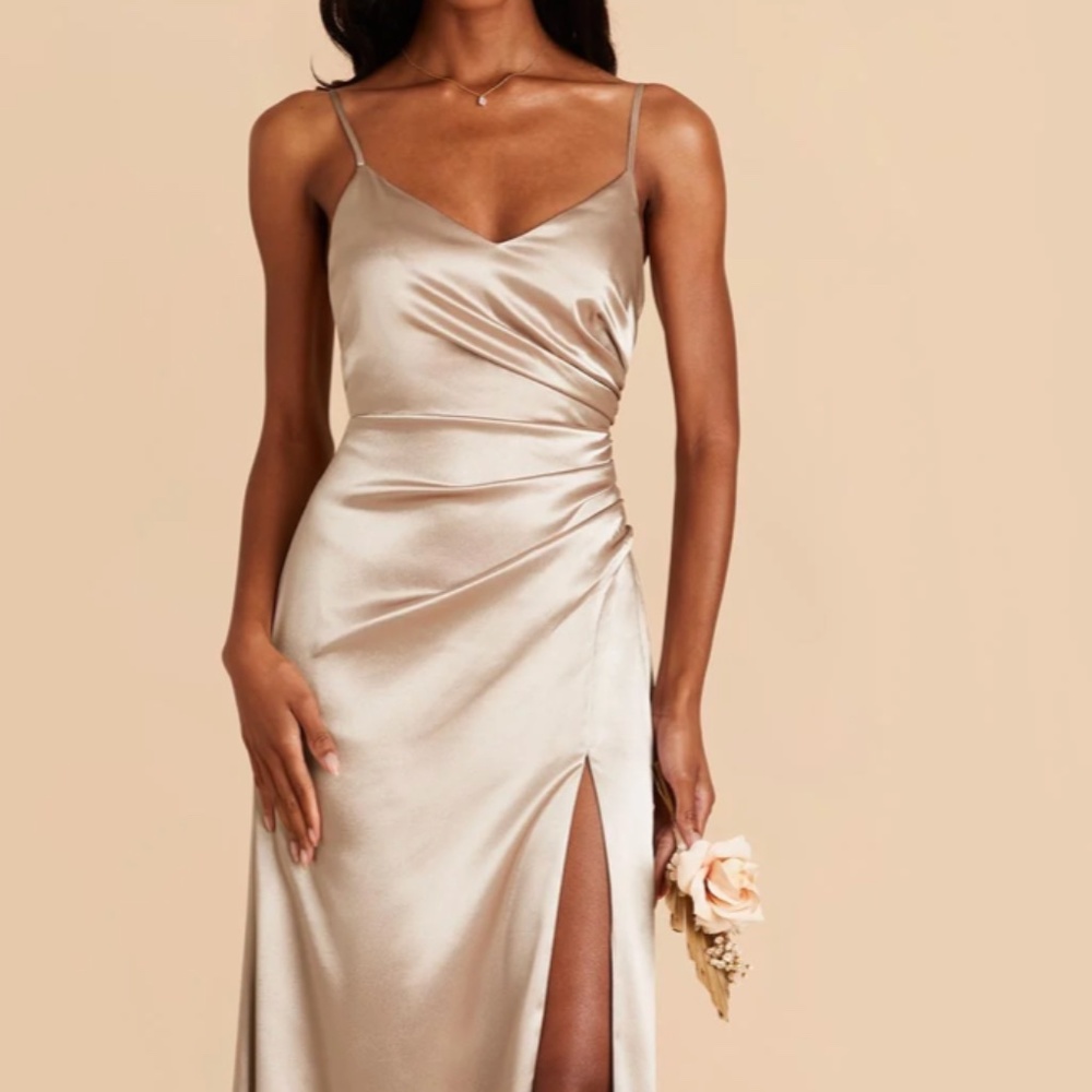 Size Medium Birdy Grey in Neutral Champagne